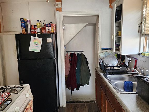 4th image of 15010 Eastburn St