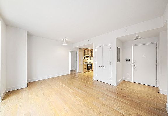 4th image of 510 E 14th St #622