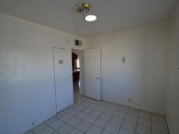 4th image of 126 E District St