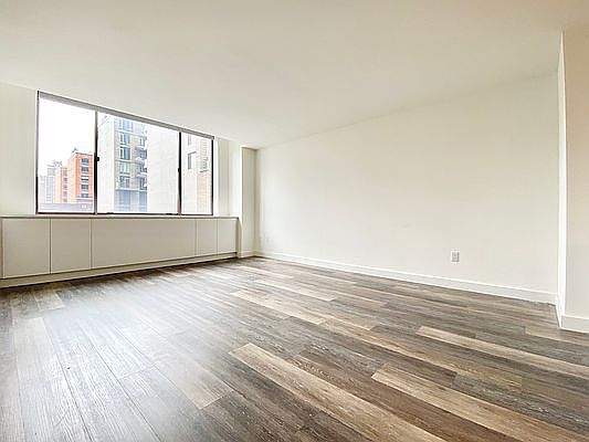 3rd image of 520 W 43rd St APT 3G