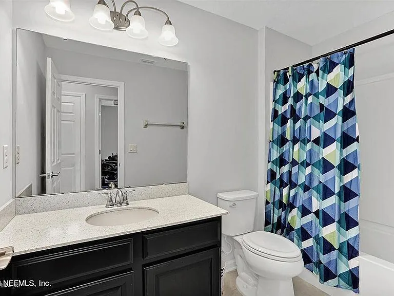 511 Richmond Dr — Photo 11