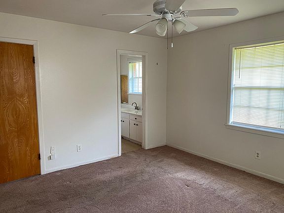 4th image of 1528 Pin Oak Ave