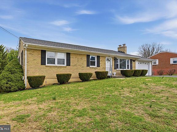 4th image of 135 Meade Dr