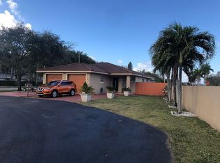 19841 Cypress Ct, Hialeah, FL 33015