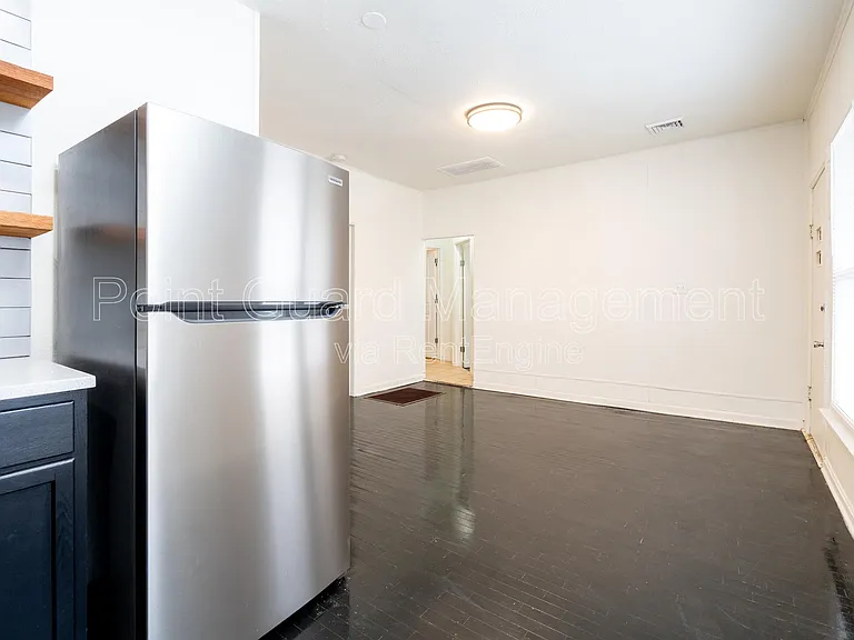 1827-1829 W Walker St #2 — Photo 9