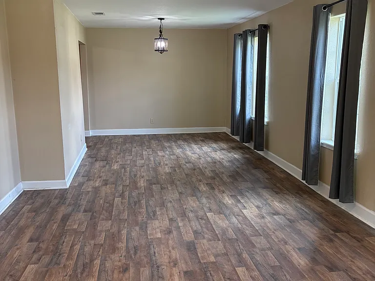 508 W Elm St #W — Photo 4