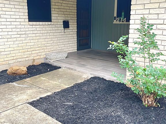 2nd image of 214 Killarney Dr