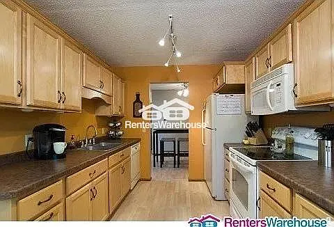 Building Photo - 6265 Magda Dr #D