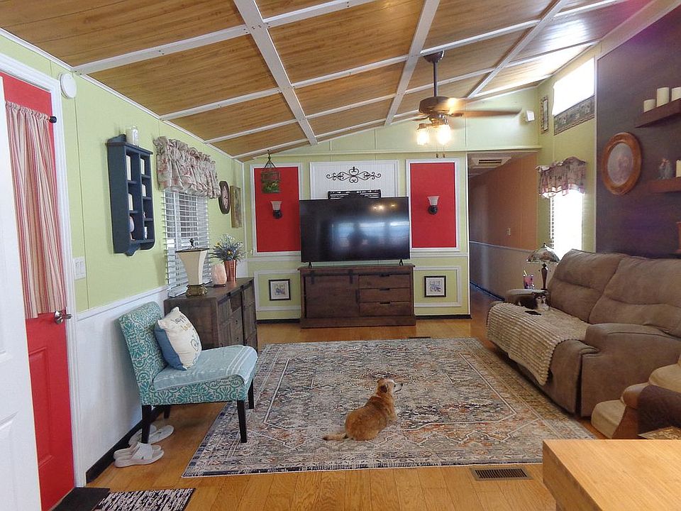 7th image of 701 Nipton Rd