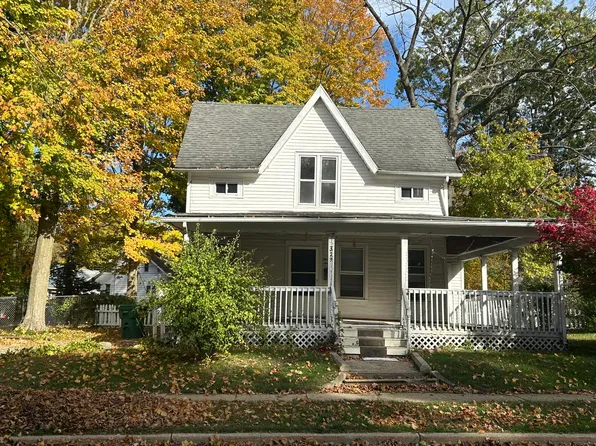 319 S 5th St, Niles, MI 49120