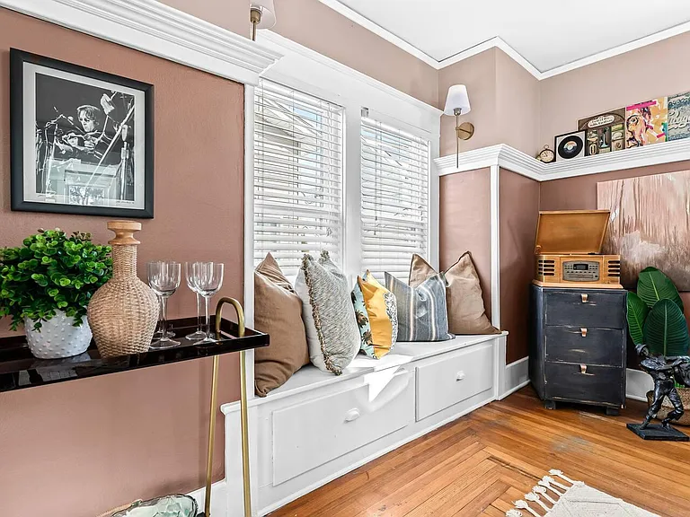 211 Catalpa Dr — Photo 15