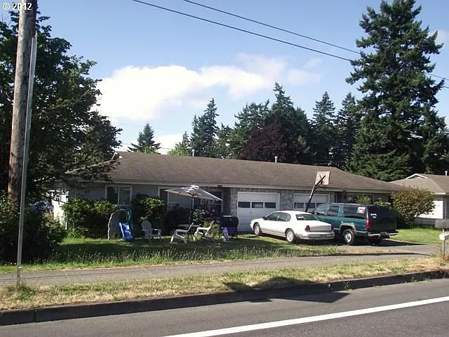 16620-16622 E Burnside St photo 1