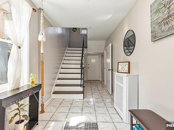 2nd image of 296 Berkeley Ave
