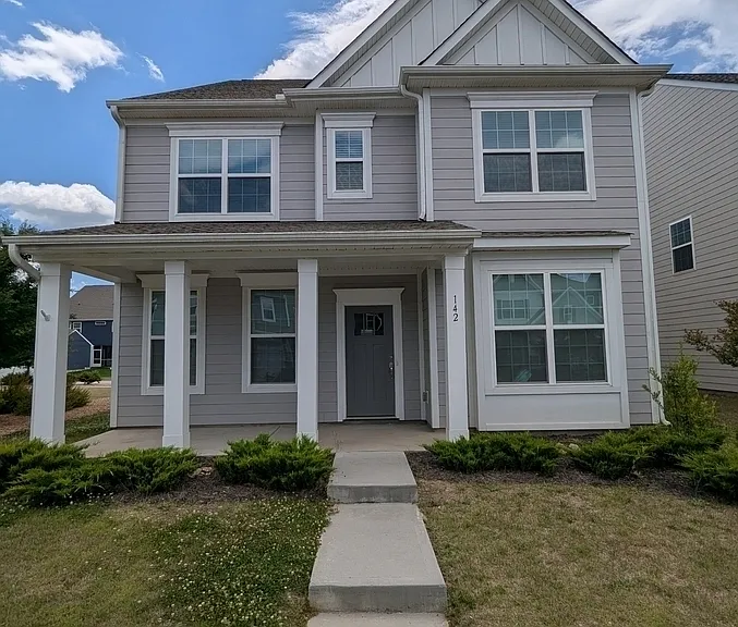 142 Magnolia St — Photo 1