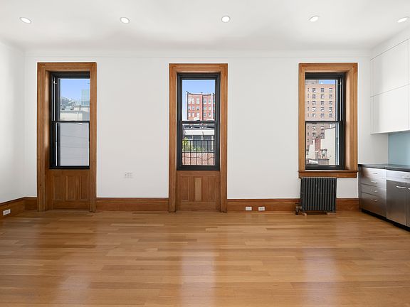 3rd image of 223 W 21st St APT 5K