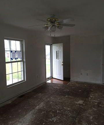 5th image of 115 Golden Rod Dr