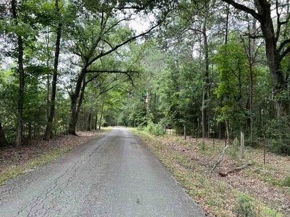 Exterior Neighborhood (street photo)