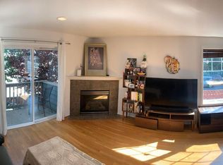 1002 N 105th St UNIT 1002A, Seattle, WA 98133