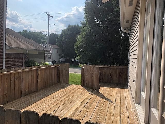 Front entrance deck