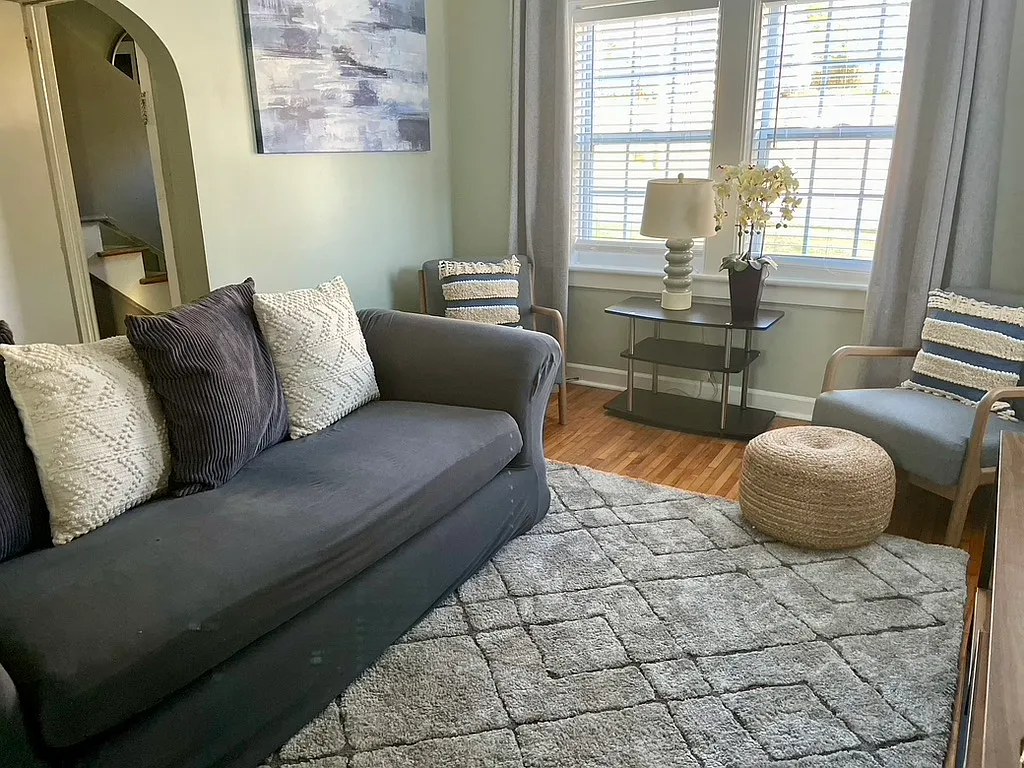 2 bed, 1250 sqft, $2,095 — Photo 2