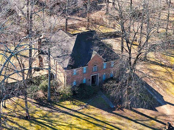 3rd image of 1195 Frank Rd