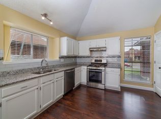 2402 Mesa Park Dr, Round Rock, TX 78664