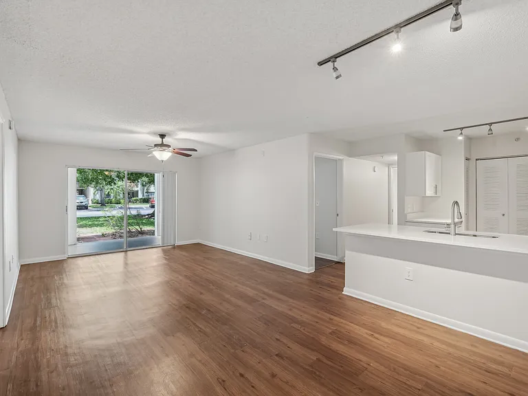 Coquina Cove Apartments — Photo 94