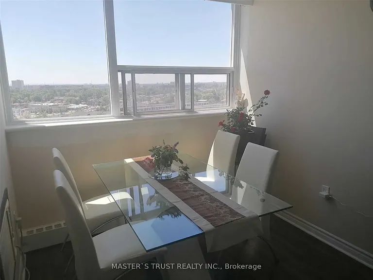 530 Lolita Gdns #1210 — Photo 10