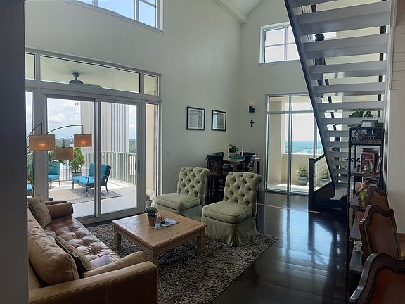 4th image of 300 S Duval St Penthouse 10