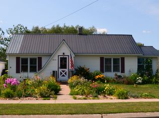810 Pewabic St, Florence, WI 54121