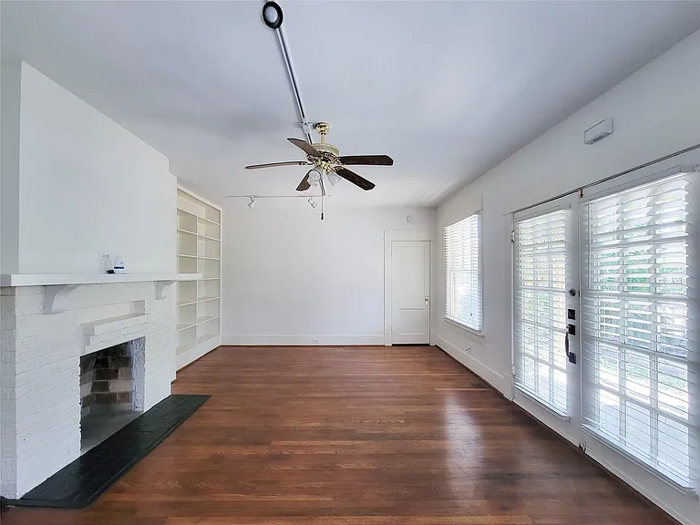 815 Sul Ross St #1 — Photo 4