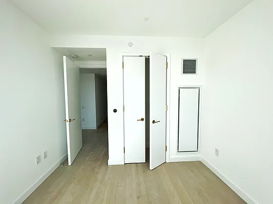 Rented by YouYork Management LLC | media 17