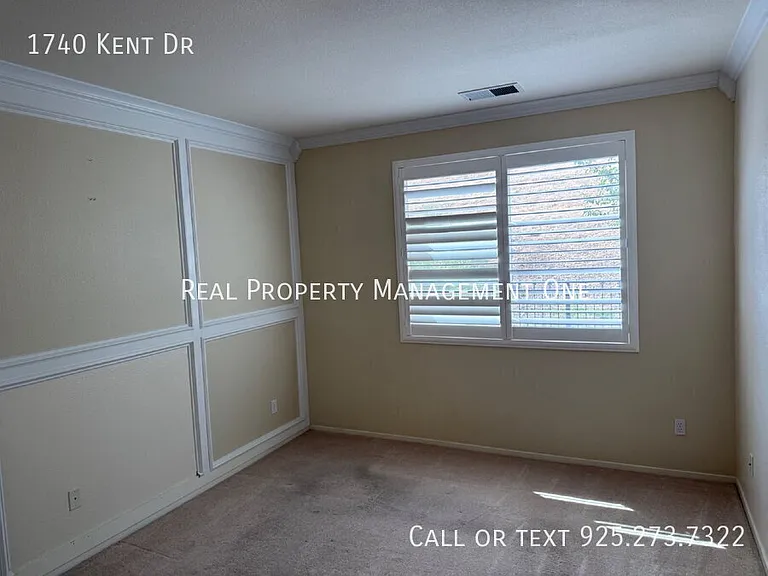 1740 Kent Dr — Photo 9