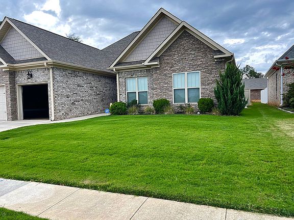 3rd image of 136 Rolling Brook Dr