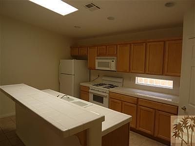 4th image of 53300 Eisenhower Dr