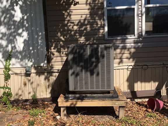 2nd image of 190 Hollywood Park Dr