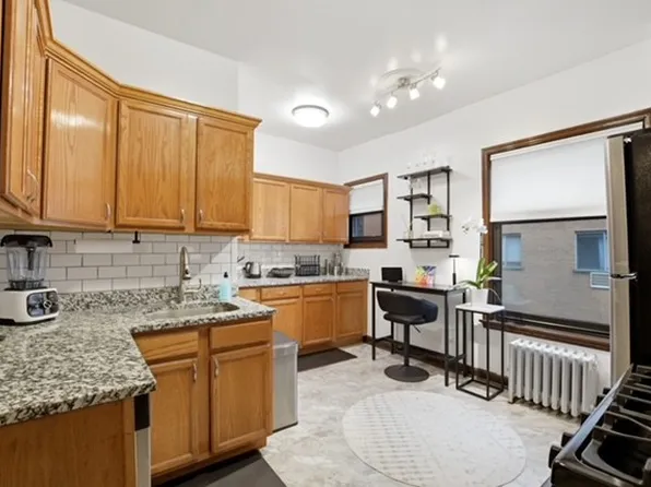 1703-13 Ridge Ave., 1703 Ridge Ave #1711-302, Evanston, IL 60201