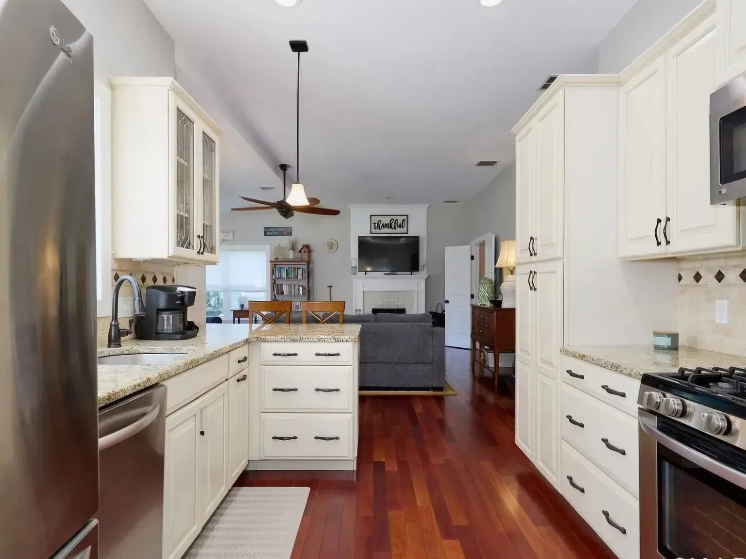 2 bed, 1000 sqft, $3,500 — Photo 4