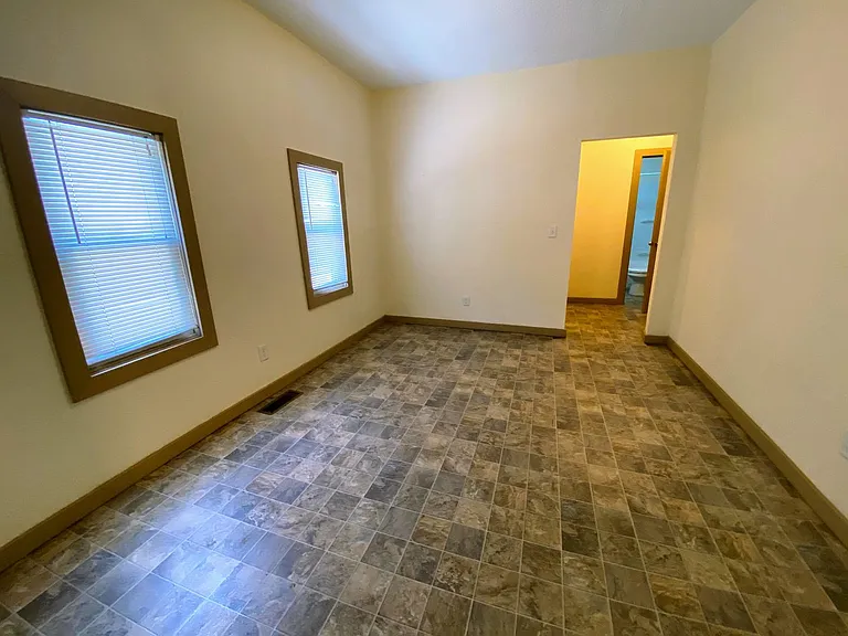 545 Shamrock SW — Photo 2