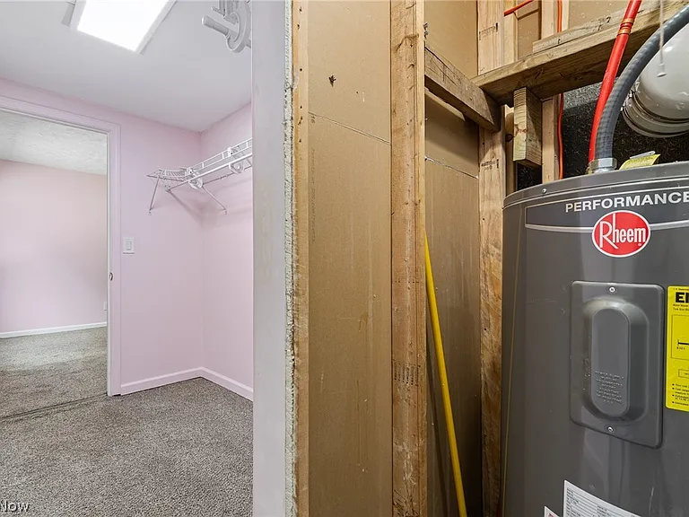 219 N Jefferson St — Photo 14