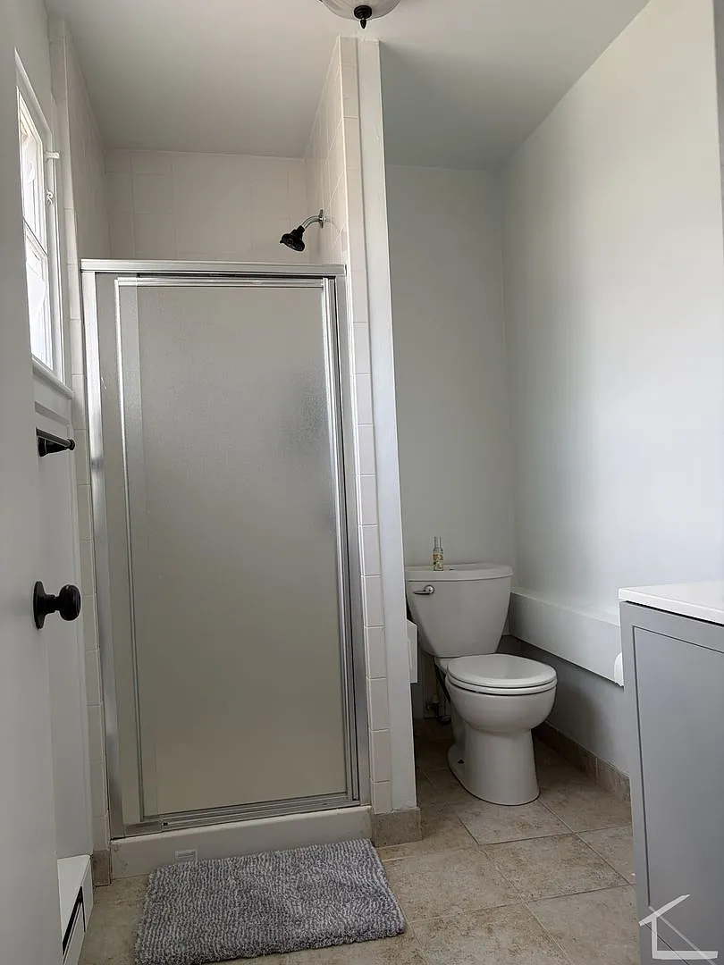 Single family home in Watertown — Photo 3