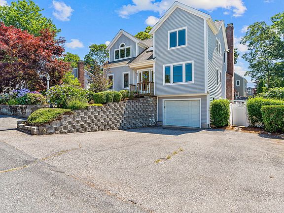 4th image of 24 Bluff Avenue