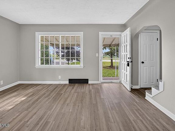 5th image of 4214 Kilburn Rd