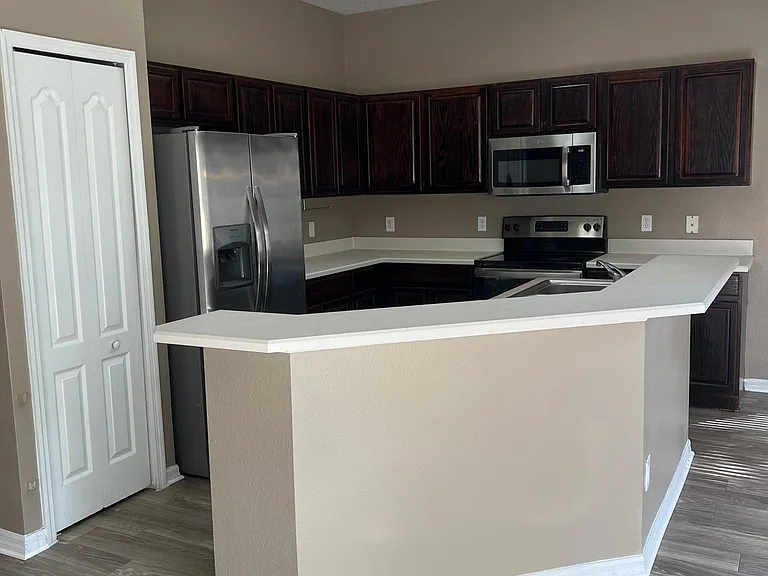 1204 Longville Cir — Photo 16