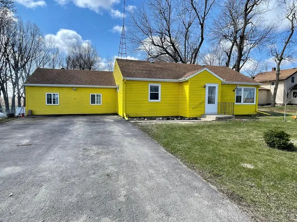 27813 260th St, Worthington, MN 56187