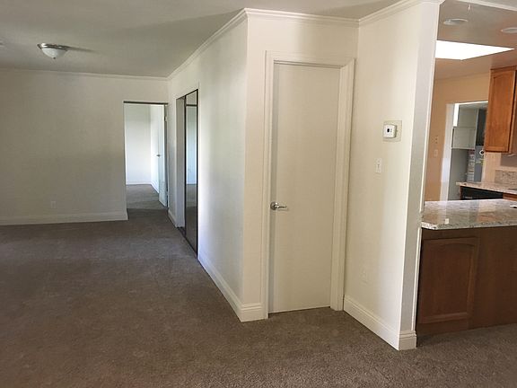 2nd image of 820 Pecan Ct
