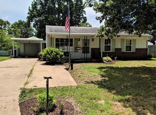1813 Southwood Dr, Champaign, IL