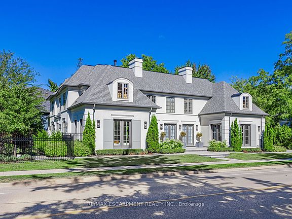 3rd image of 393 Maple Grove Dr