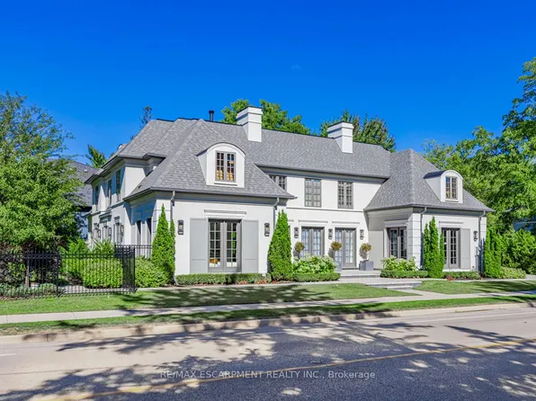 393 Maple Grove Dr, Oakville, ON L6J 4V8