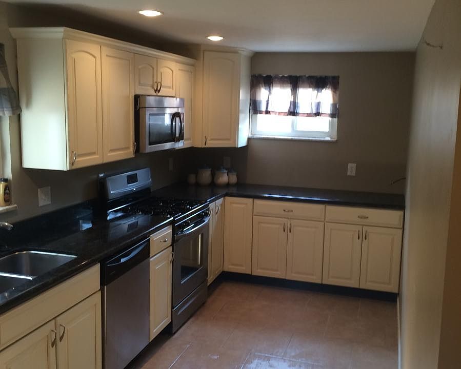 1st image of 1041 Broughton Rd